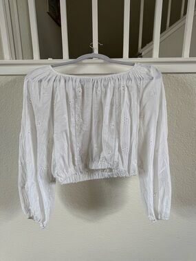 Velvet by Graham & Spencer White Embroidered Cropped Peasant Top